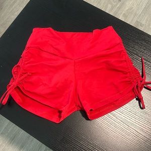 Scrunch side, tie shorts